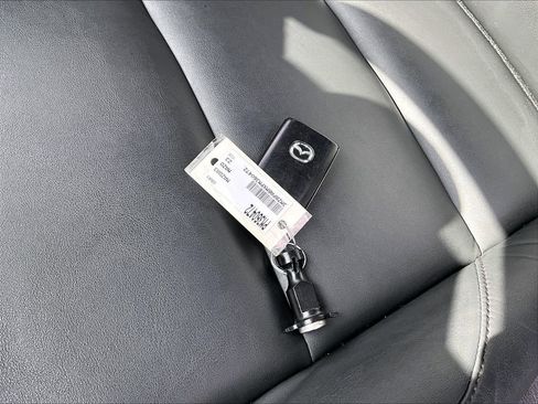 Used 2023 MAZDA MAZDA3 s image 25