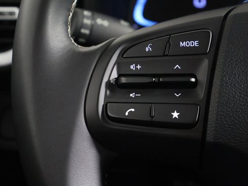 Certified 2025 Hyundai Venue Limited image 34