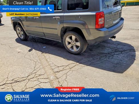 Used 2014 Jeep Patriot Latitude w/ Sun/Sound Group AWD/4WD image 3