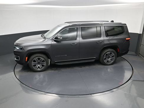 Used 2024 Jeep Wagoneer Series II w/ Flexible Seating Group AWD/4WD image 29