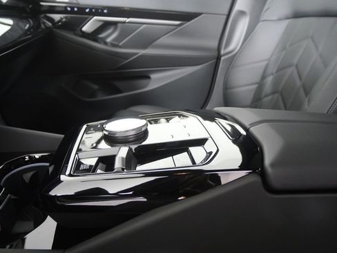 New 2026 BMW 530i w/ Premium Package RWD image 21