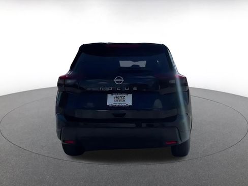 Used 2025 Nissan Rogue SV image 9