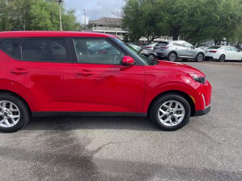 Used 2025 Kia Soul LX w/ LX Technology Package image 16