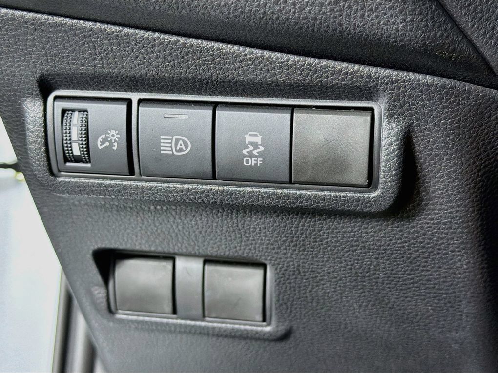 Used 2026 Toyota Corolla Cross LE FWD image 15