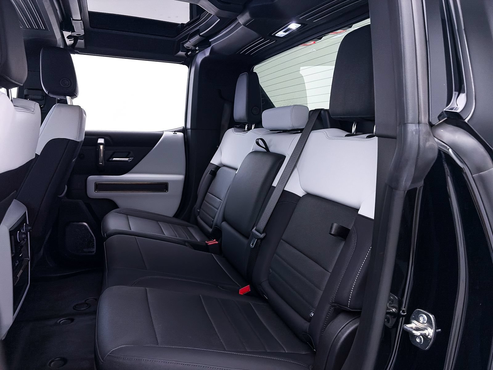 Used 2025 GMC Hummer EV 3X AWD/4WD image 40