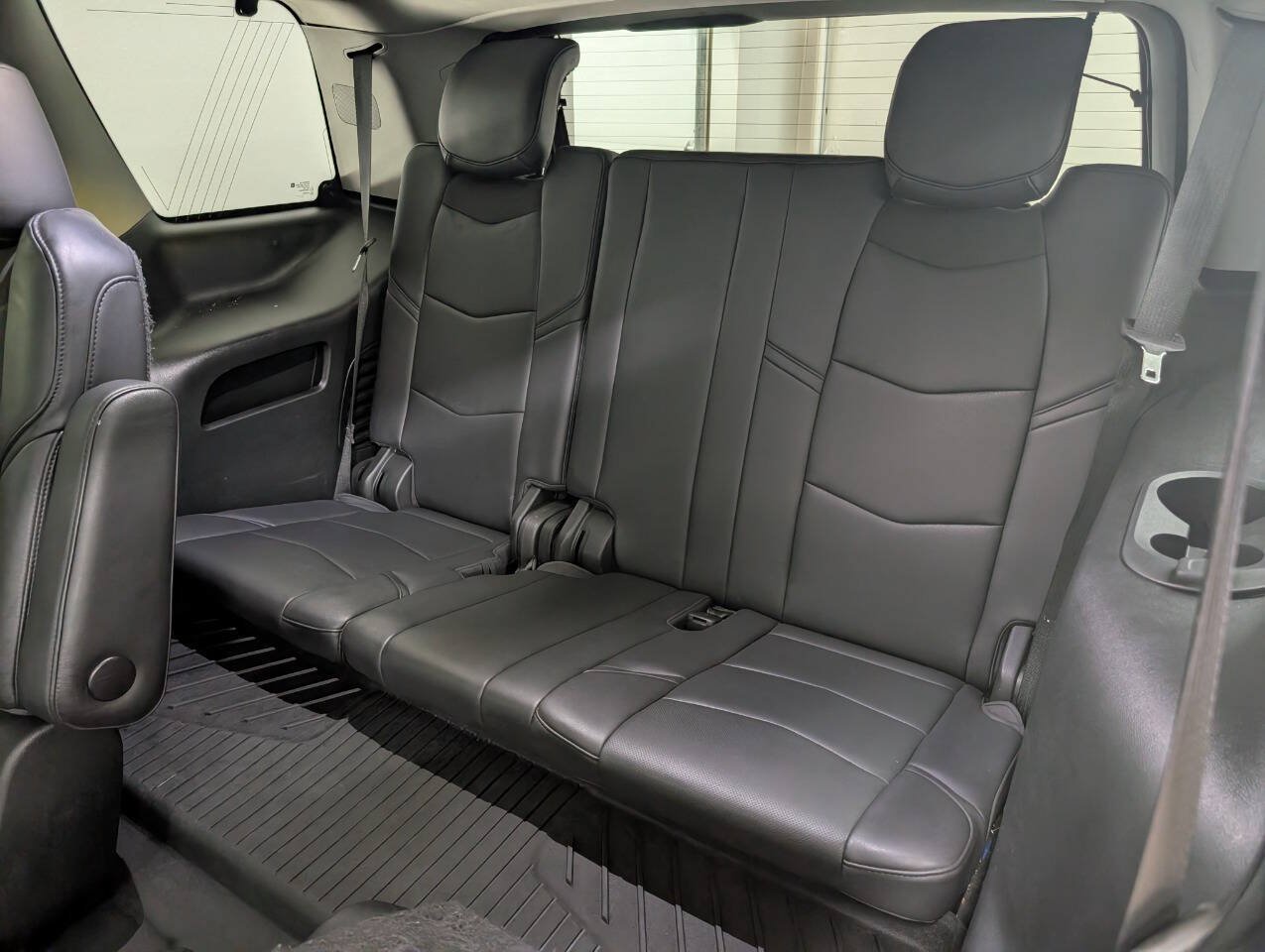 Used 2018 Cadillac Escalade Premium Luxury AWD/4WD image 17