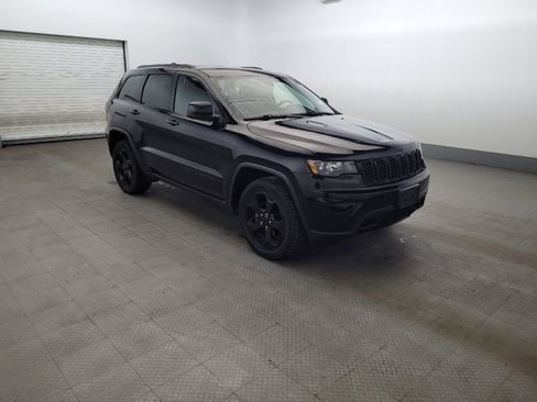 Used 2019 Jeep Grand Cherokee Laredo AWD/4WD image 13