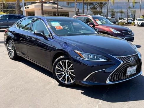 Used 2021 Lexus ES 300h w/ Premium Package FWD image 2