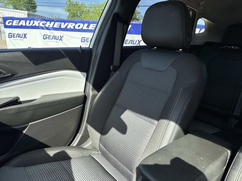 Used 2025 Chevrolet Trax LT w/ LT Convenience Package FWD image 38