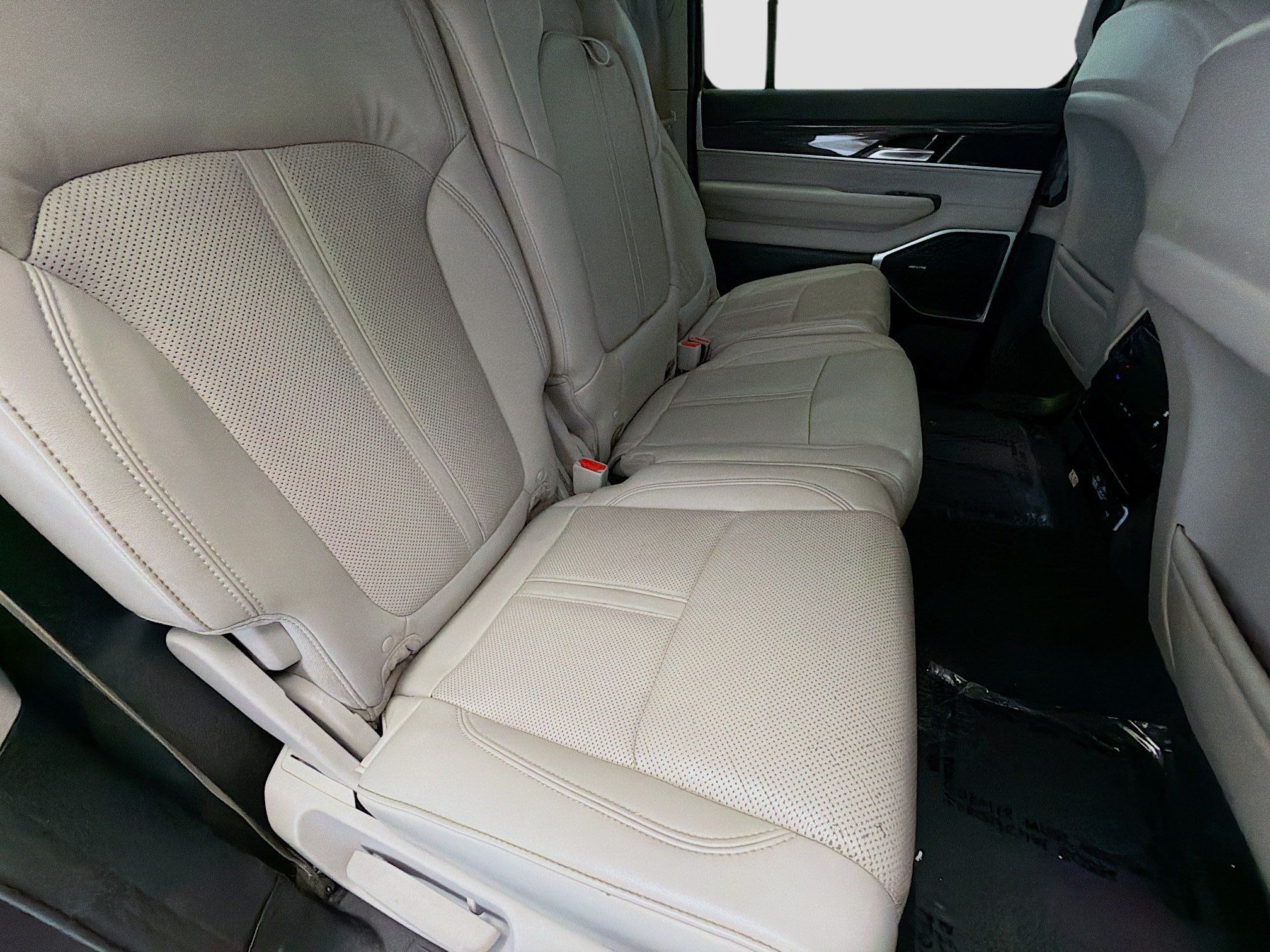 Used 2022 Jeep Wagoneer Series II AWD/4WD image 15