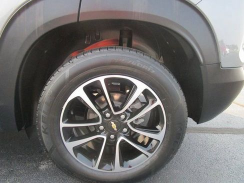 Certified 2024 Chevrolet TrailBlazer LT w/ LT Cold Weather Package image 2
