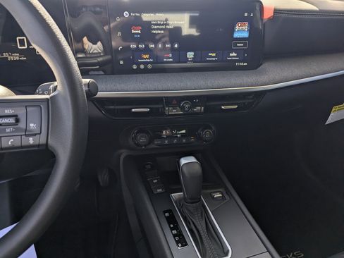 Used 2026 Nissan Kicks SV image 10