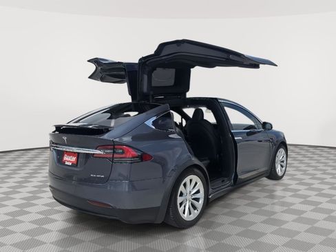 Used 2020 Tesla Model X Long Range image 12