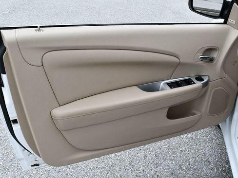 Used 2012 Chrysler 200 Limited FWD image 11