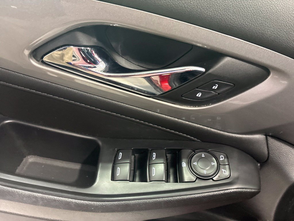 Used 2023 Chevrolet Traverse LT AWD/4WD image 18