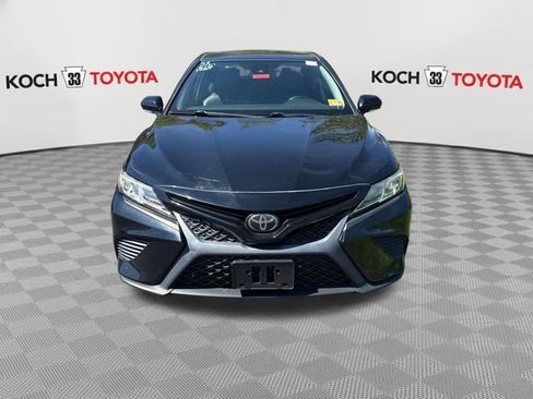 Used 2019 Toyota Camry SE w/ Convenience Package FWD image 2