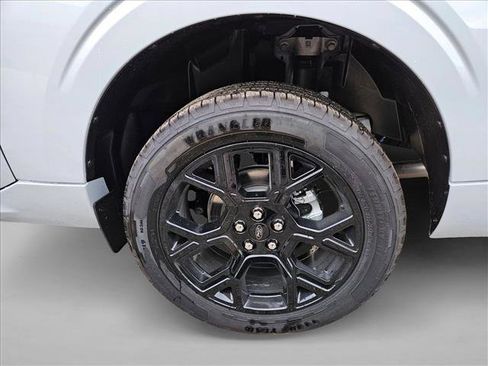 New 2026 Ford Maverick Lobo AWD/4WD image 10