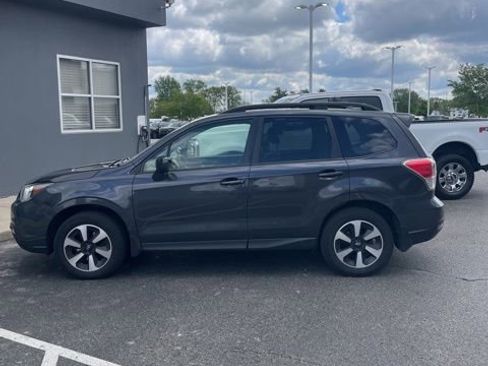 Used 2017 Subaru Forester 2.5i Premium w/ All-Weather Package AWD/4WD image 4