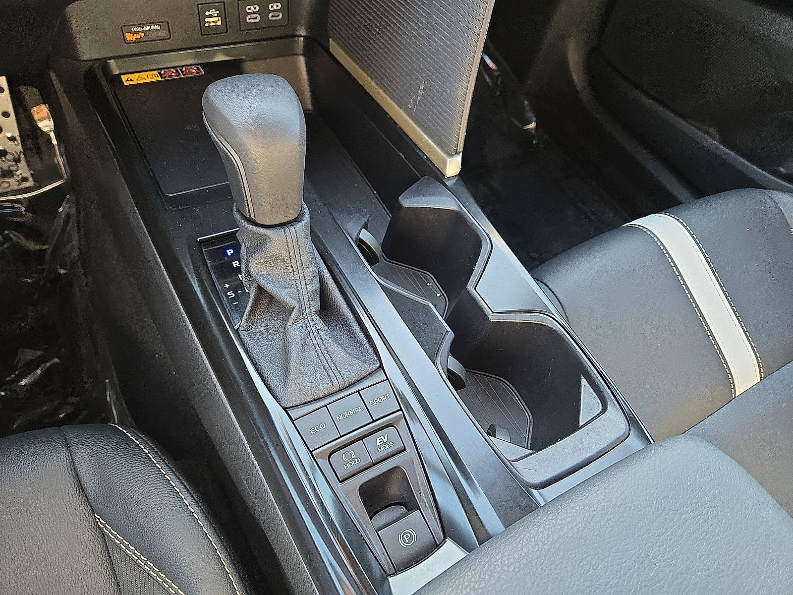 Used 2026 Toyota Camry Hybrid w/ Convenience Package FWD image 30