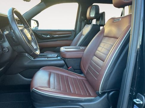 Used 2023 GMC Yukon Denali Ultimate image 9