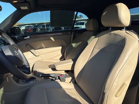 Used 2013 Volkswagen Beetle 2.5 70's Edition image 10