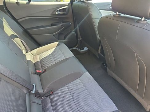 Used 2025 Chevrolet Trax LT FWD image 16