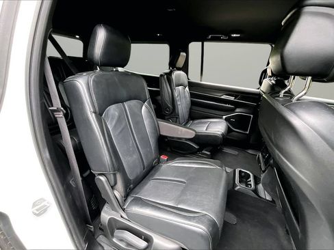 Certified 2024 Jeep Wagoneer Series III AWD/4WD image 23
