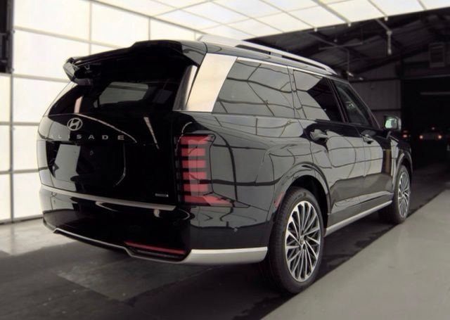 Used 2026 Hyundai Palisade Calligraphy AWD/4WD image 4