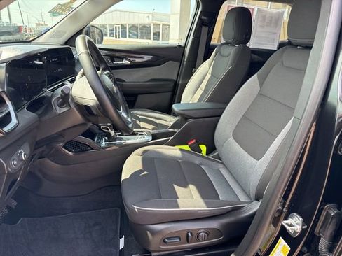 Used 2025 Chevrolet TrailBlazer LT w/ Convenience Package FWD image 7