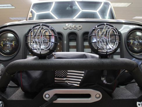 Used 2018 Jeep Wrangler Unlimited Sport S AWD/4WD image 15
