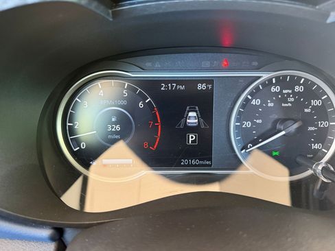 Used 2025 Nissan Versa SV FWD image 38