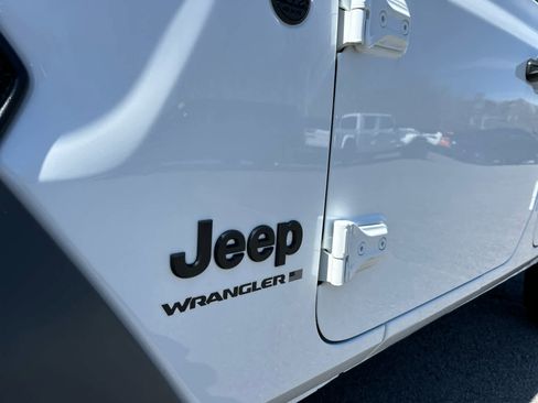 Used 2026 Jeep Wrangler Unlimited Sport AWD/4WD image 16