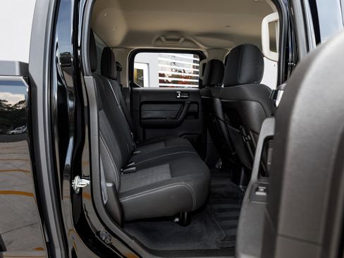 Used 2010 HUMMER H3T Adventure image 41