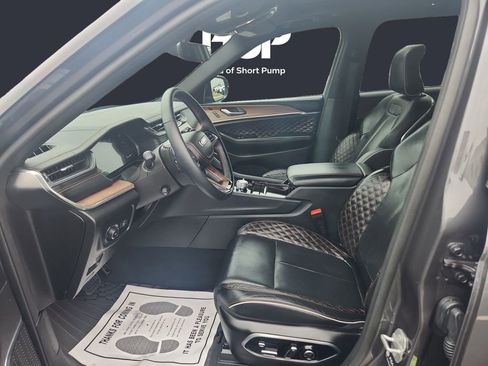 Used 2025 Jeep Grand Cherokee Summit w/ Obsidian Package image 9