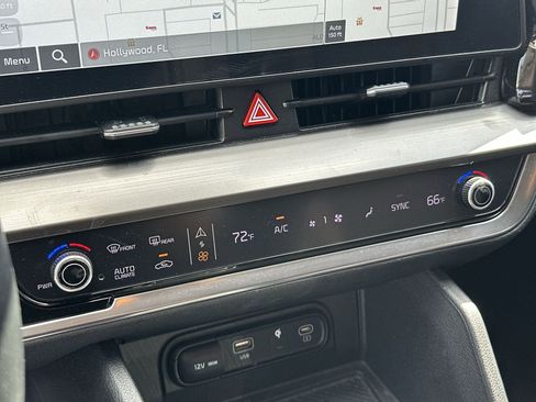 Used 2023 Kia Sportage EX FWD image 16