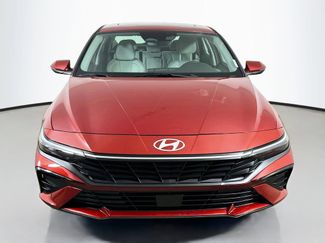 Used 2025 Hyundai Elantra Limited FWD video 2