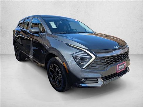 Used 2024 Kia Sportage LX image 3