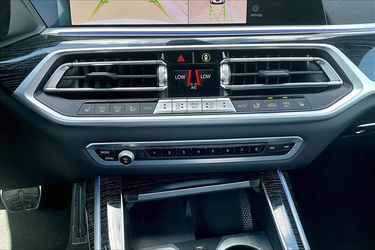Used 2022 BMW X7 M50i w/ Cold Weather Package AWD/4WD image 32