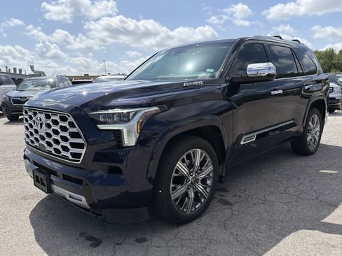 Used 2026 Toyota Sequoia Capstone AWD/4WD image 7