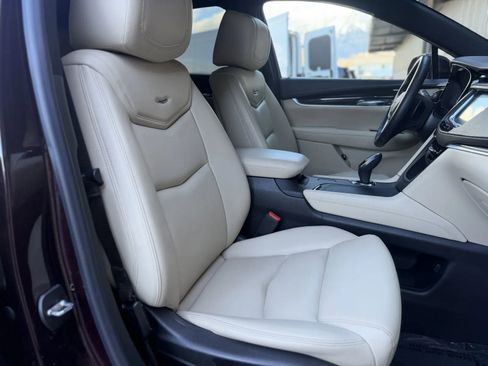 Used 2017 Cadillac XT5 Base image 18