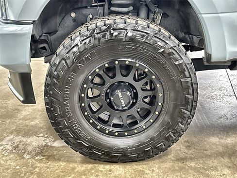 Used 2022 Ford F250 Platinum w/ FX4 Off-Road Package image 32