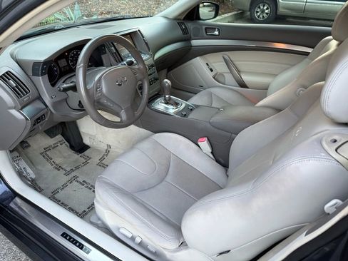 Used 2011 INFINITI G37 Journey w/ Premium Pkg image 25