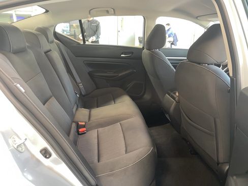 Used 2022 Nissan Altima 2.5 SV AWD/4WD image 16