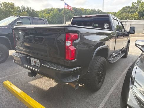 Used 2020 Chevrolet Silverado 2500 High Country w/ Technology Package AWD/4WD image 6