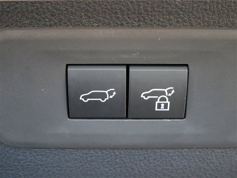 New 2026 Lexus TX 500h AWD image 10