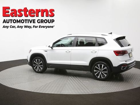 Used 2022 Volkswagen Taos SE image 61