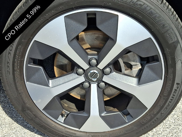 Certified 2023 Volvo XC40 B5 Plus w/ Driver Assist Package AWD/4WD image 10