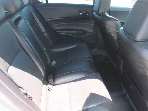 Used 2017 Acura ILX image 6