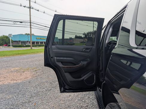 Used 2019 Chevrolet Tahoe LS AWD/4WD image 12