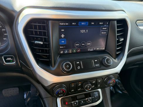 Used 2023 GMC Acadia SLT image 12